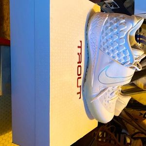 Nike Force Zoom Trout 6 Turf size 12 m